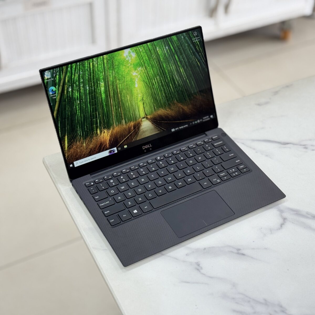 Dell XPS 13 13.3" 8GB RAM, 256GB SSD 7th Gen Intel Core i5-7200U Business Laptop,  Aluminum Silver Win 10 - Image 8